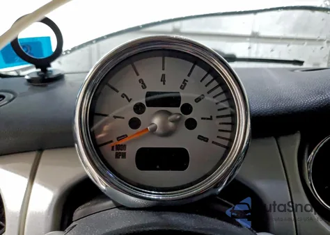 2004 Mini Cooper z USA, uszkodzony, nr VIN WMWRC33474TJ62093